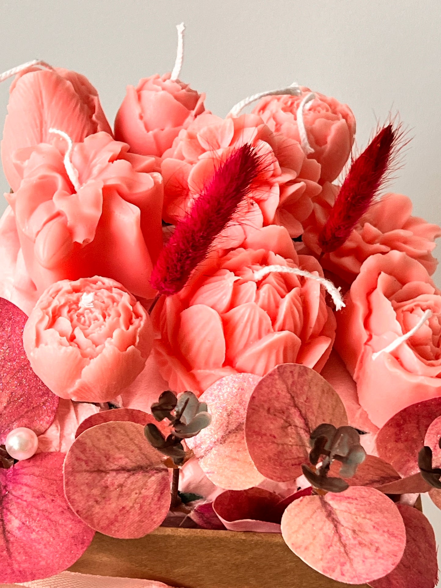 Roses candle bouquet