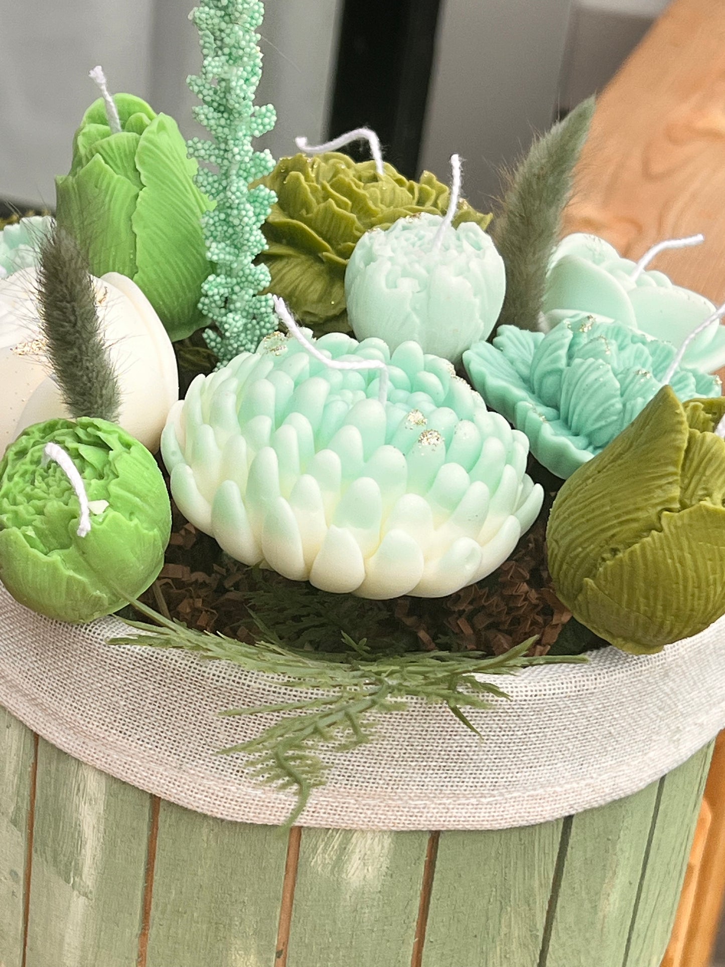 Aquatic candle bouquet