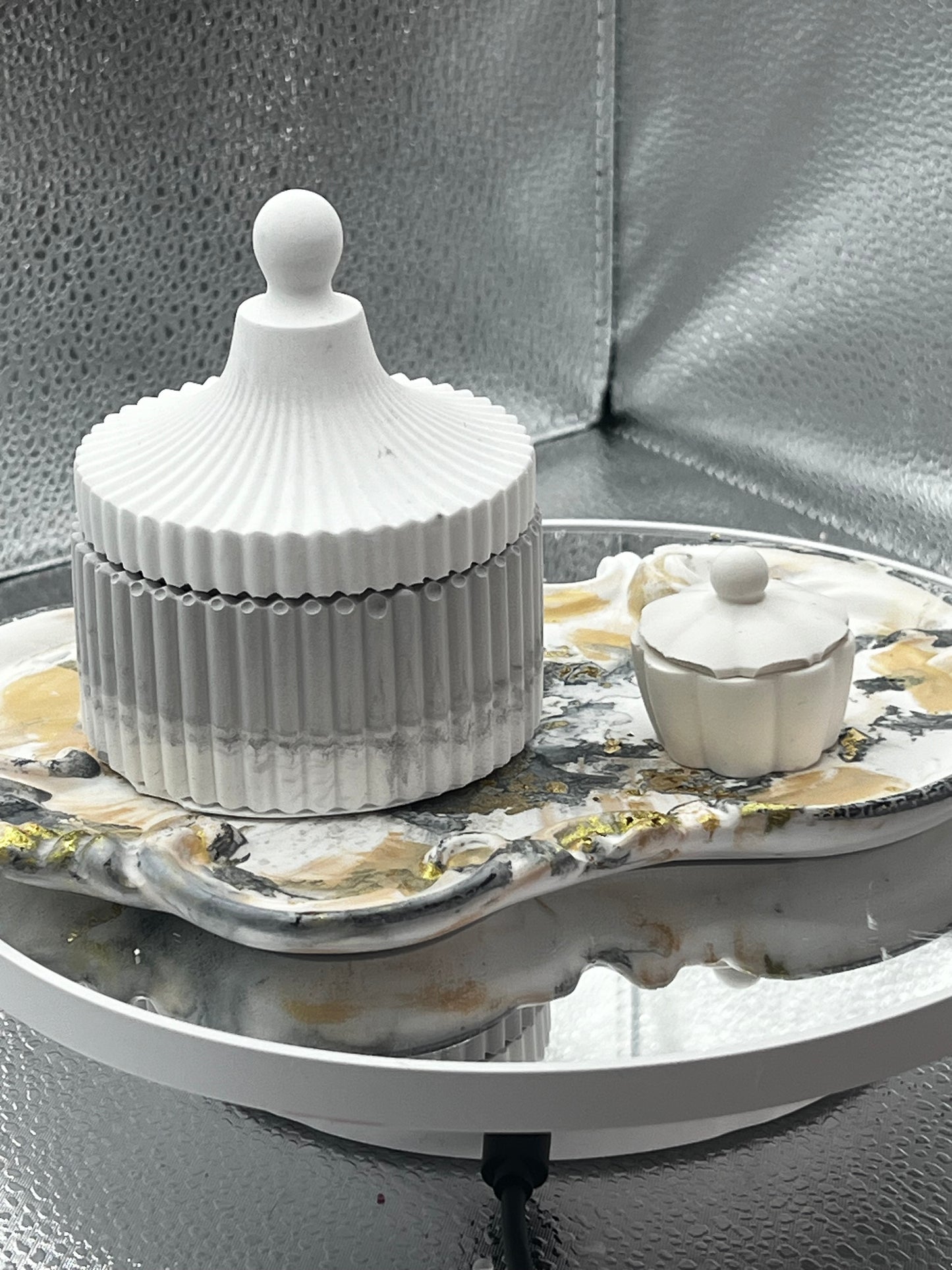 Concrete jar with decorative candle
