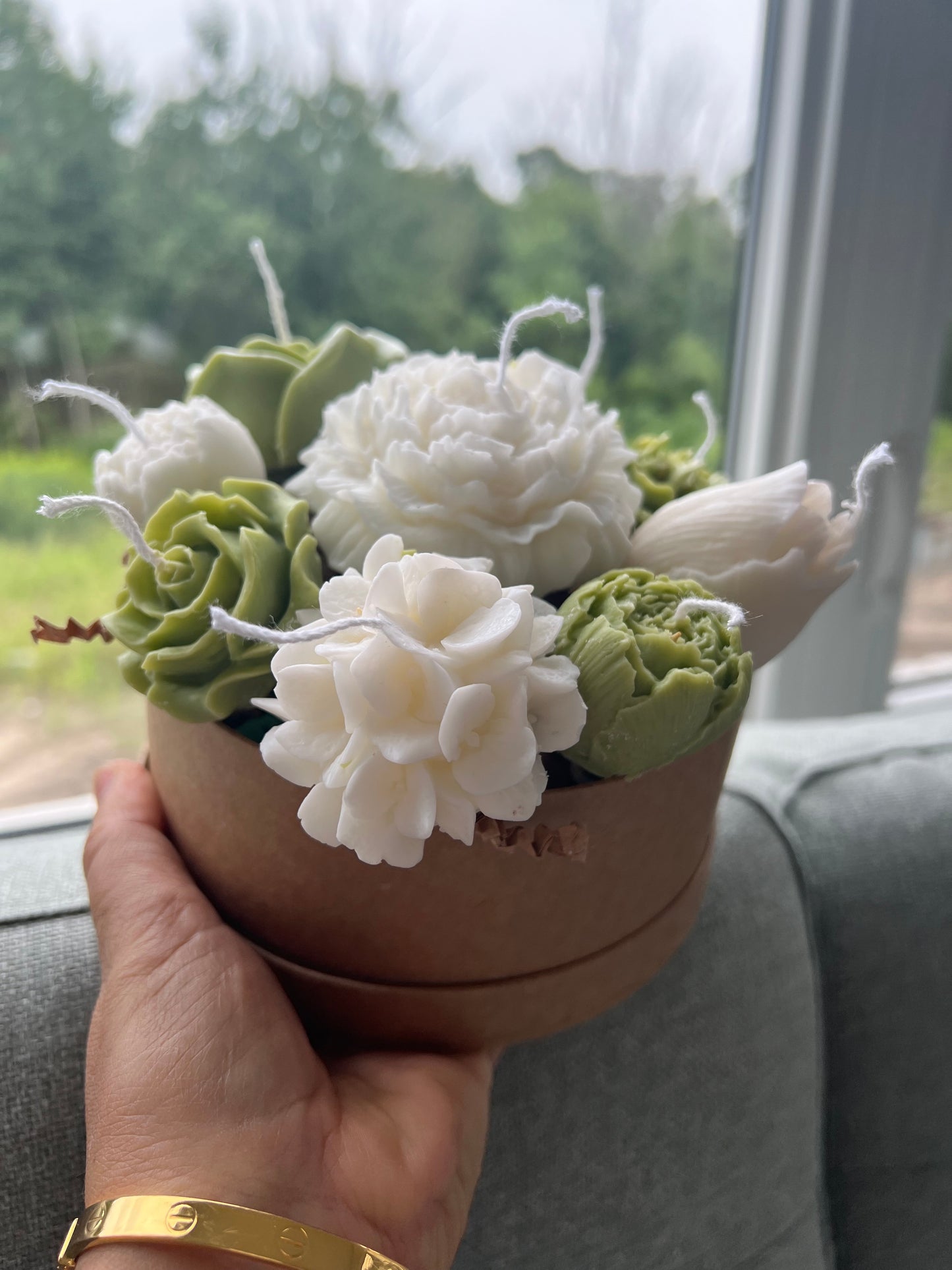 Leafy Candle bouquet