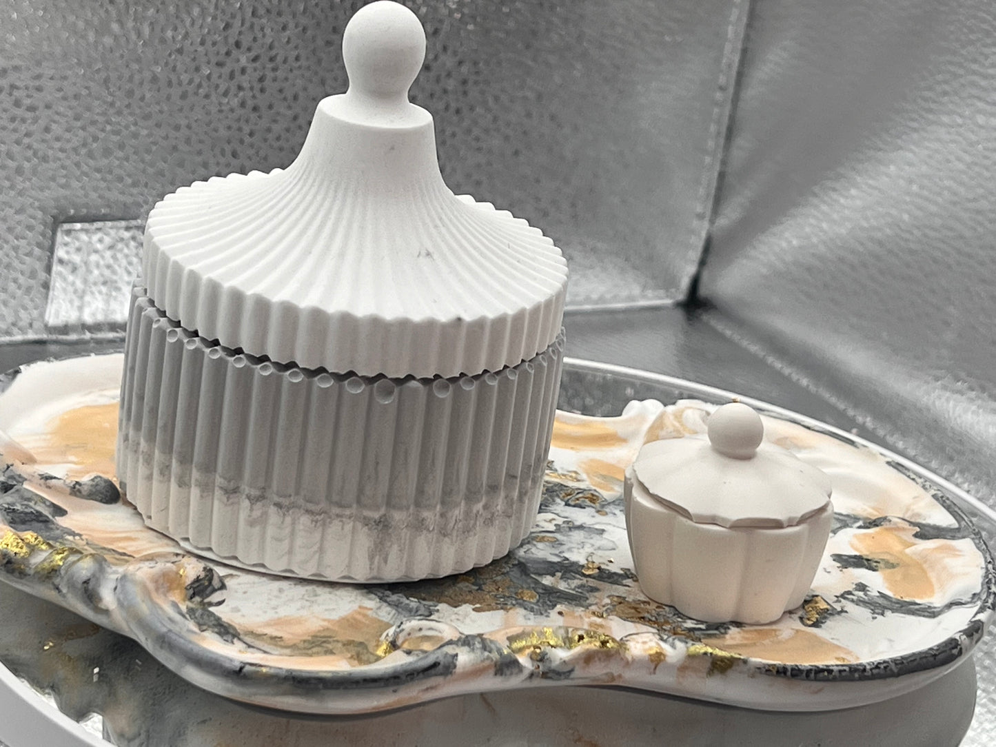 Concrete jar with decorative candle