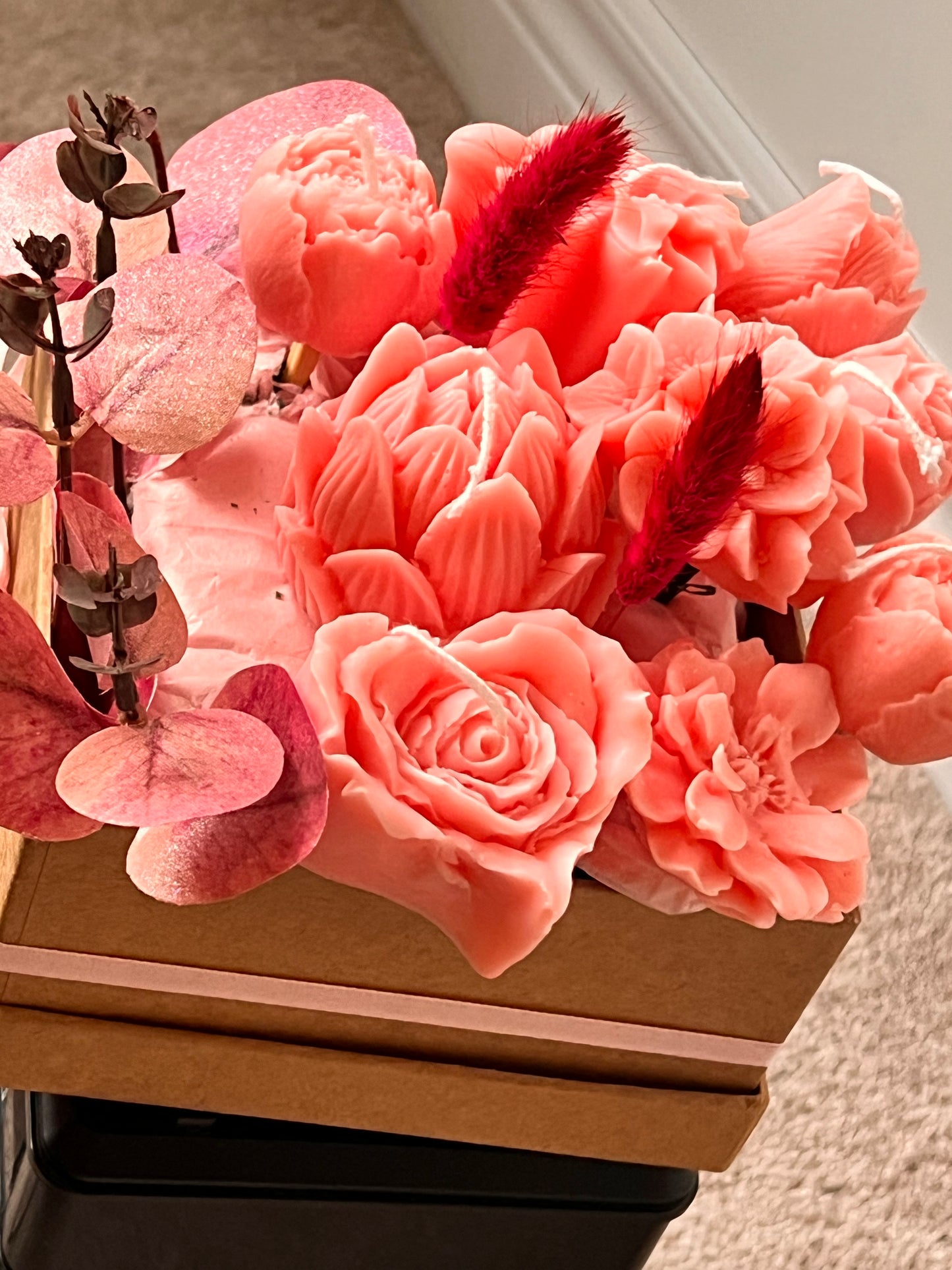 Roses candle bouquet